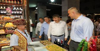 Bakan Ersoy ve Başkan Türel Kemer Liman Caddesi'ni gezdi