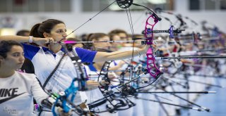 İBB SPOR KULÜBÜ'NDEN BİR YILDA 864 MADALYA