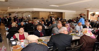 Büyükşehir yaşlıları unutmadı
