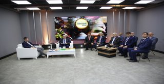 Kırcami muhtarlarından Türel'e pastalı teşekkür