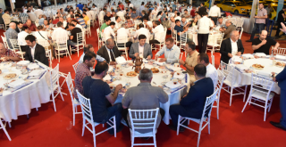 Başkan Hazinedar Taksicilerle Sahur Yaptı!