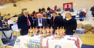 MİNİK SATRANÇ TUTKUNLARI MUDANYA’DA YARIŞTI