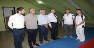 BAŞKAN ÇAĞLAYAN BÜYÜK ŞAMPİYONA ÖNCESİ KARATECİLERİ ZİYARET ETTİ