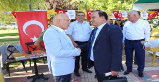 MUTLU KAFE ÇALIŞANLARI BAYRAM TEBRİK KARTINI TERCİH ETTİ