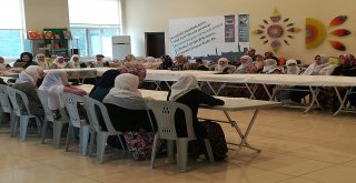 Büyükşehir Belediyesi yaşlıları yemekte buluşturdu