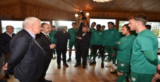 Timsah'a Başkan Aktaş morali