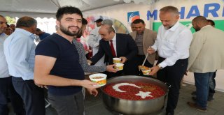 AŞURE BEREKETİ PAYLAŞILDI
