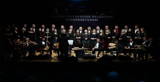 Kayseri'de Yıl Sonu Konserine Başkan Çelik de Katıldı