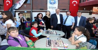MUDANYA’NIN SOKAKLARINDA SATRANÇ VAR