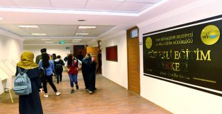SÜREKLİ EĞİTİMLE 213 ÖĞRENCİ ÜNİVERSİTELİ OLDU