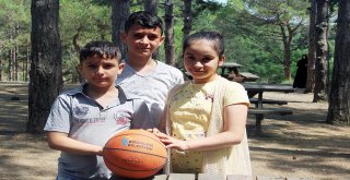 YETİM ÇOCUKLARIN PİKNİK SEVİNCİ