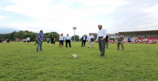 BAŞKAN IŞIK : 'ÇOCUKLAR FUTBOLUN EKİP OLMA RUHUNU KAVRAMALI'