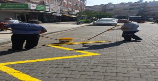 Salihli Otobüs Duraklarında Hummalı Çalışma