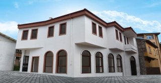 ENGÜRÜCÜK MAHALLE KONAĞI GÜN SAYIYOR