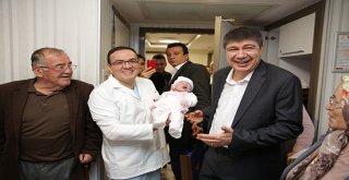 Başkan Türel'den en yeni Antalyalılara hoş geldin ziyareti