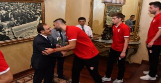 Başkan Şahin Konuklarını Ağırladı