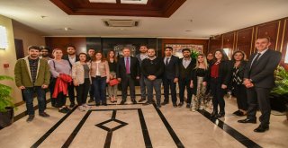 BAŞKAN YAVAŞ’A, HUKUK FAKÜLTESİ ÖĞRENCİLERİNDEN ZİYARET