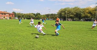 MİNİKLER YETENEKLERİNİ SERGİLİYOR