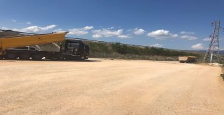 OVA YOLLARINDA SATIH KAPLAMA ASFALT ÇALIŞMALARI SÜRÜYOR