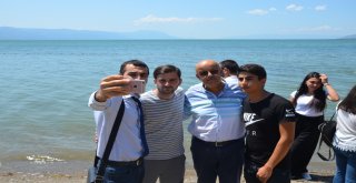 GÜRCİSTANLI TIP ÖĞRENCİLERİNDEN SARGIN’A ZİYARET