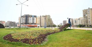 Mersin'de Dev Boyutlarda Botanik Heykeller İnşa Ediliyor