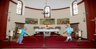 Adana Büyükşehir Belediyesi Bebekli Kilise’yi İlaçladı