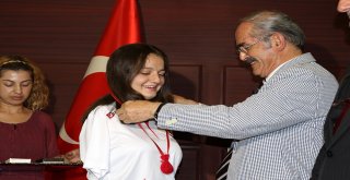 BÜYÜKŞEHİR MECLİSİ'NDEN ALTIN KIZ SÜMEYYE'YE ALTIN