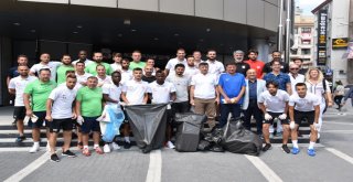 '15 Eylül Dünya Temizli Günü' kapsamında Balıkesir Büyükşehir Belediyesi Çevre Koruma ve Kontrol Daire Başkanlığı ile Balıkesirspor BALTOK takımının ortaklaşa düzenlediği organizasyonda anlamlı bir et