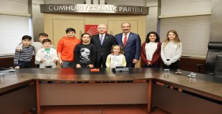 KEMAL KILIÇDAROĞLU MUDANYALI ÖĞRENCİLERİ AĞIRLADI