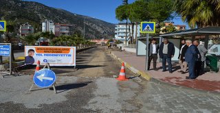 Finike Fatih Bulvarı'nda asfalt hazırlığı