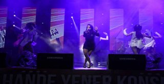 3 Ocak Coşkusu Hande Yener Konseriyle Taçlandı