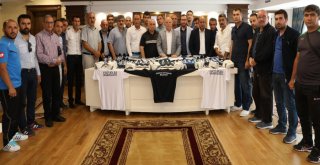 BÜYÜKŞEHİR'DEN AMATÖR FUTBOL KULÜPLERİNE MALZEME DESTEĞİ