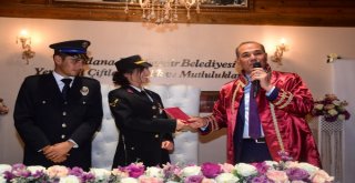 Üniformalarıyla Evlendiler