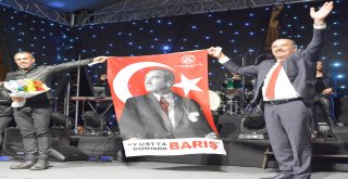 MÜTAREKE KUTLAMALARINA HALUK LEVENT İLE COŞKULU FİNAL