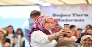 Maltepeli kadınların Boğaz keyfi sürüyor