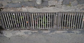 MASKİ, 8 Eylül ve Yeşiltepe Caddelerindeki Izagaraları Temizledi