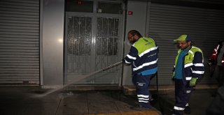 İBB TEMİZ BİR İSTANBUL İÇİN SABAHA KADAR ÇALIŞIYOR