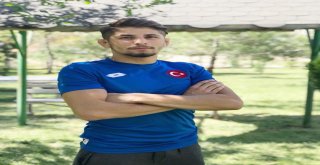 BÜYÜKŞEHİR'DEN MİLLİ TAKIMA DÖRT GÜREŞÇİ