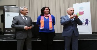 Kimin başkan olacağına kadınlar ve gençler karar verecek