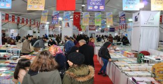 ÇEKMEKÖY KİTAP FUARI BİNLERCE VATANDAŞI AĞIRLADI