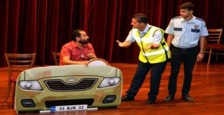 İşitme Engellilerin Sessiz Çığlıkları Tiyatro?da