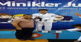 MİNİKLER JUDO ŞAMPİYONASINDA ALTIN MADALYA