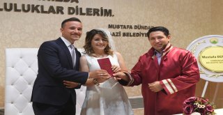 Özel Tarihte Mutluluğa 'Evet' Dediler