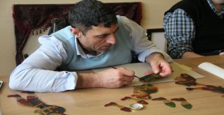 Hacivat ve Karagöz Özel Ellerde Yeniden Hayat Buldu