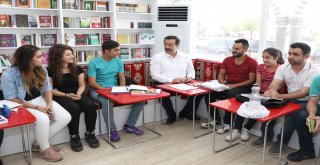Millet Kıraathanesi yoğun ilgi görüyor