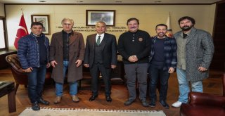 Ünlü sanatçılardan kongre merkezi yorumu: