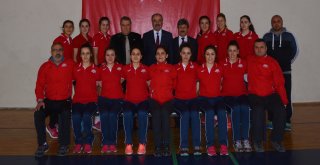 DİNÇSPOR’UN SULTANLARI SÜPER LİG’E KOŞUYOR