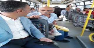 BAŞKAN YILMAZ OTOBÜSTE VATANDAŞI DİNLEDİ