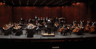 DÜNYACA ÜNLÜ SANATÇIDAN MUHTEŞEM KONSER