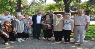 BAŞKAN TÜRKYILMAZ, TEKEL PARKI’NDAKİ VATANDAŞLARLA SOHBET ETTİ